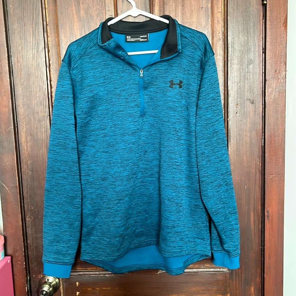 Under Amour sweater 
great condition/like new 
no stains or holes
Size L